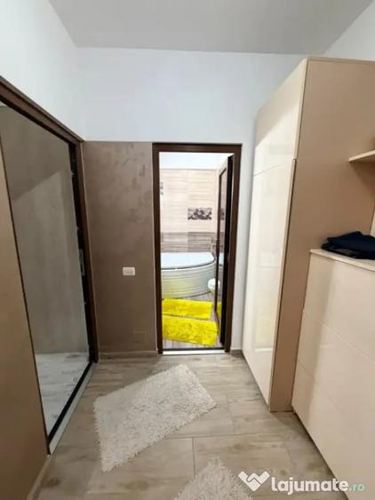 Apartament cu 2 camere decomandat în Km 5
