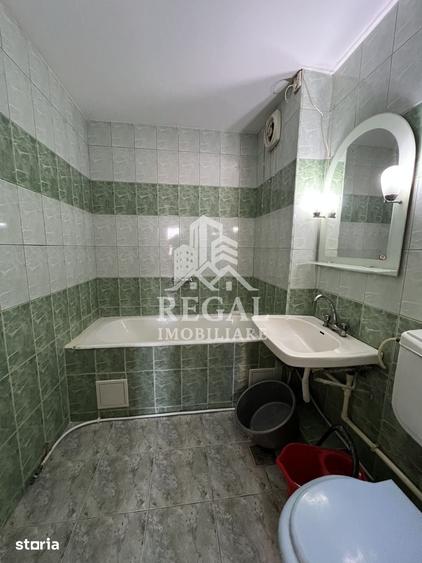 Apartament cu 3 camere semidecomandat în Central