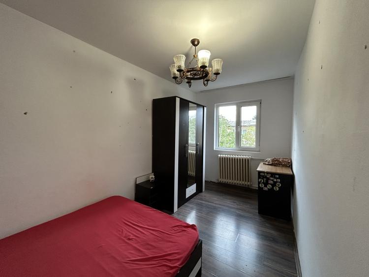 Apartament cu 2 camere nedecomandat, mobilat în P-ța Doina