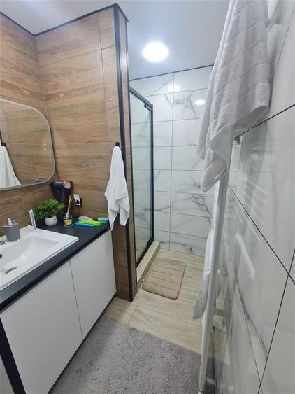 Apartament cu 3 camere decomandat, mobilat în Central