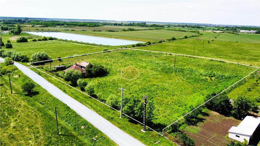 Teren Construcții extravilan de 10850 mp, în Sud