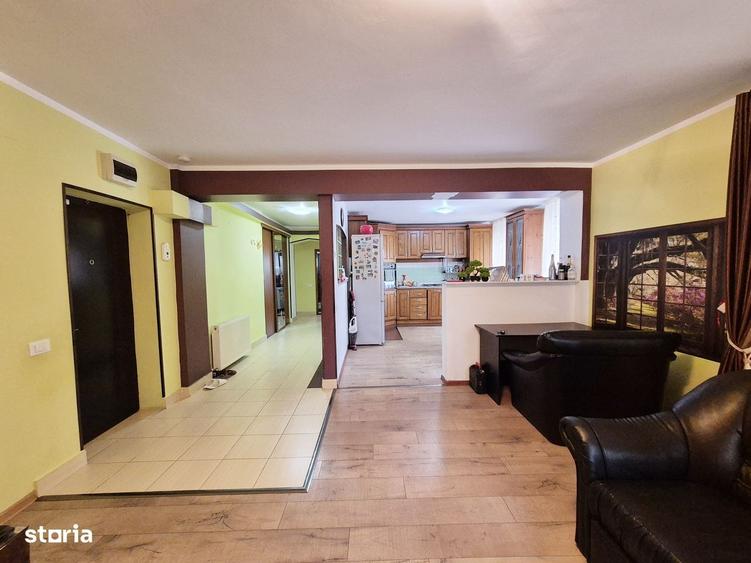 Apartament cu 4 camere decomandat în Calea Romanului