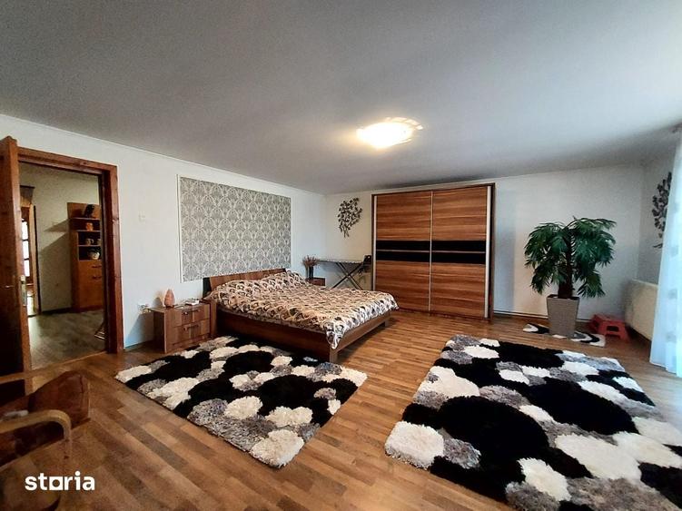 Casă cu 6 camere cu Teren 250 Mp în Central