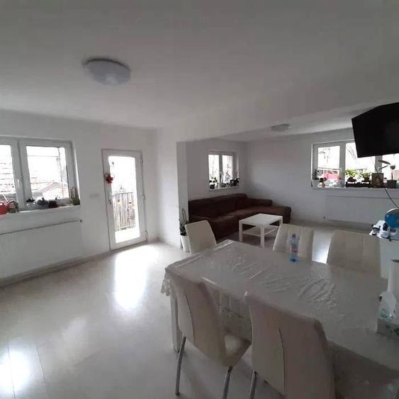 Casă cu 4 camere cu Teren 430 Mp în Dâmbul Rotund