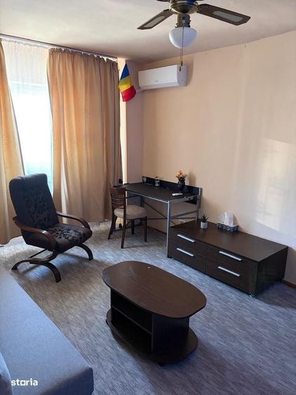 Apartament cu 2 camere semidecomandat în Intim
