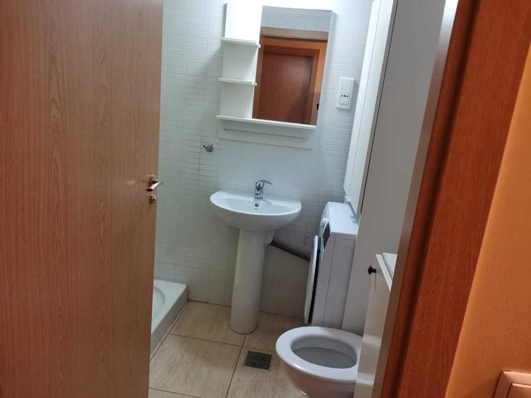 Apartament cu 3 camere decomandat în Morarilor