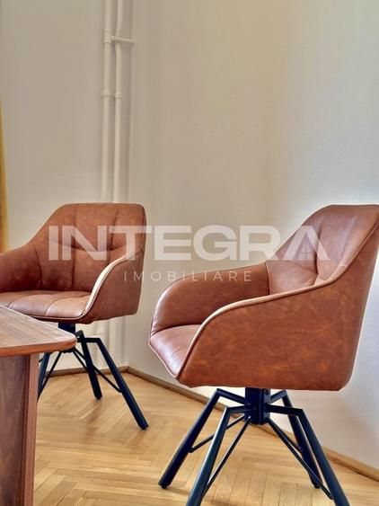 Apartament cu 3 camere decomandat, mobilat în Central