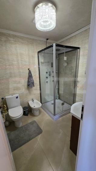 Apartament cu 3 camere decomandat, mobilat în Est