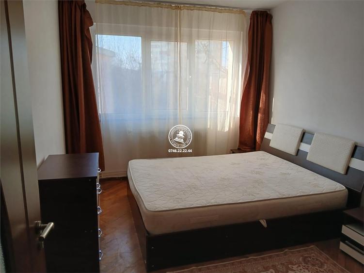 Apartament cu 2 camere decomandat în Podu Roș