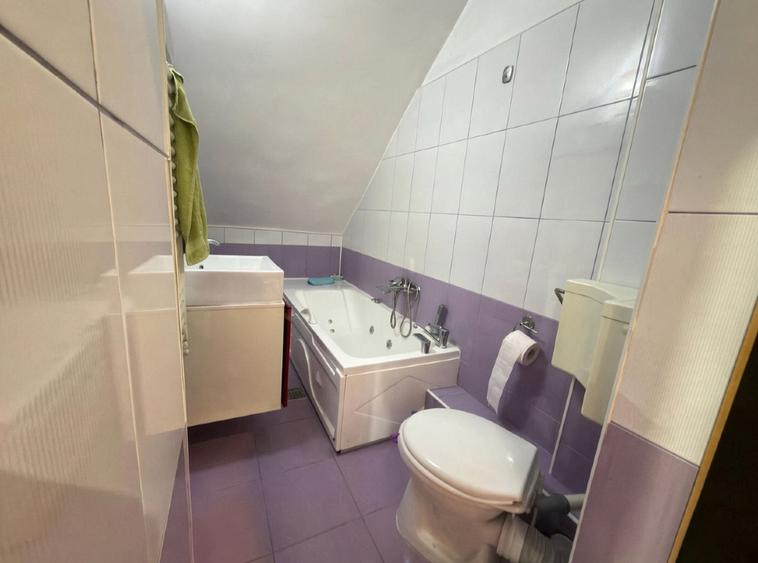 Casă individuală cu 5 camere cu Teren 161 Mp în P-ța Muncii