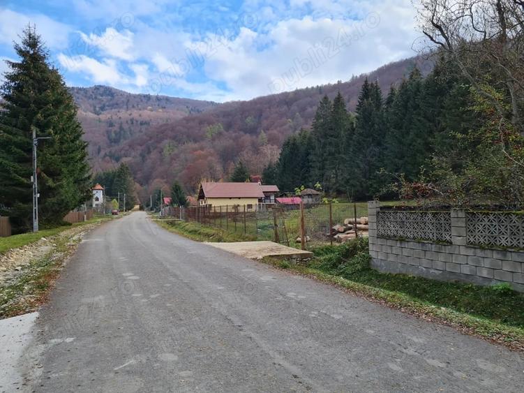 Casă cu 7 camere cu Teren 822 Mp în Măru