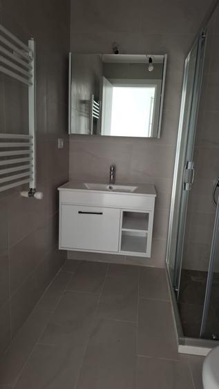 Institutul  de Marina- 3 camere decomandate, etaj 4 cu lift, - 8