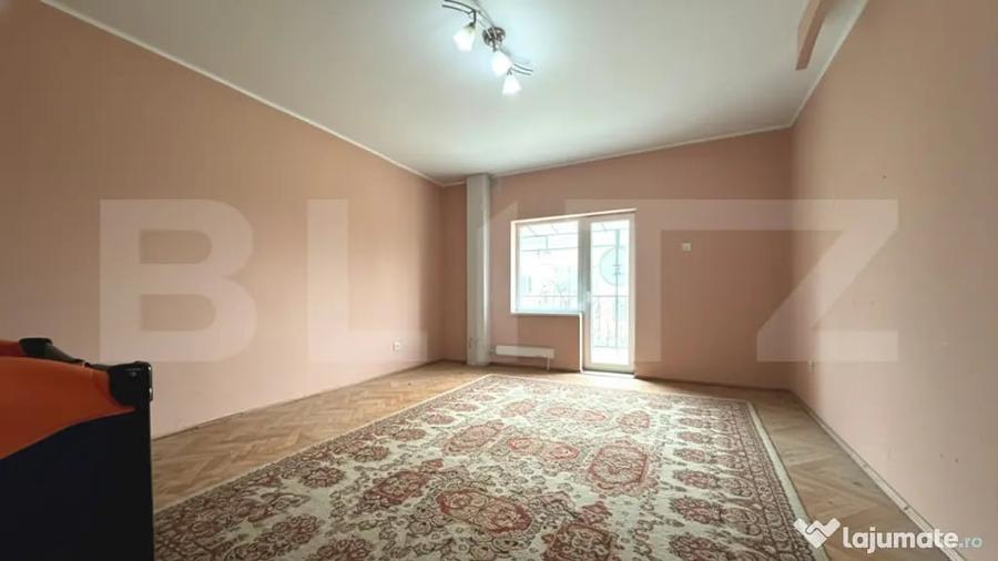 Casă cu 7 camere cu Teren 500 Mp în Iosia
