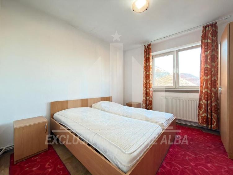 Apartament cu 3 camere decomandat, mobilat în Cetate
