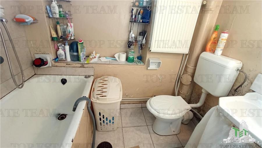 Casa de vanzare in zona Mantuleasa - 13