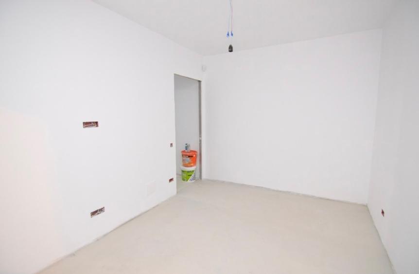 Vând apartament 3 camere în Tineretului vis-a-vis de școala 97 - 4