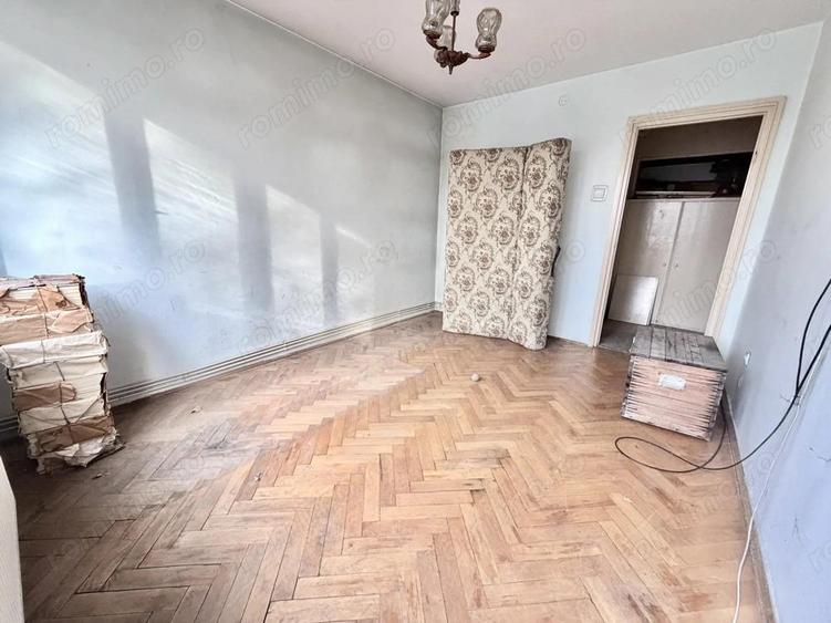 Vand 2 cam Libertatii confort 1 etaj 2 - 1