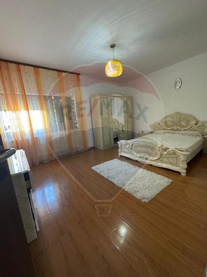 Casa / Vila cu 6 camere de vanzare - 33