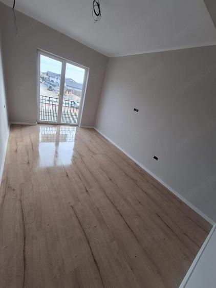 Casa de Vanzare DIRECT DE LA PROPRIETAR, COMISION 0% 1 2 Duplex despartit prin camera tehnica - 7