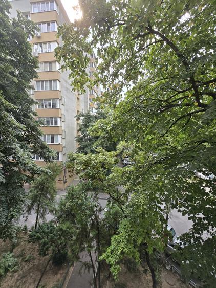 Apartament cu 2 camere decomandat în Lujerului