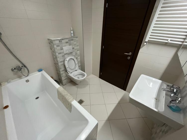Apartament cu 2 camere semidecomandat în Parcul Carol