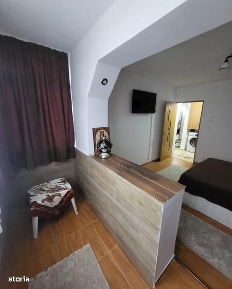 Apartament 3 camere, balcon, utilat - 380 EUR - 6