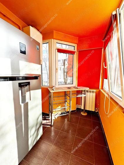 Apartament cu 2 camere decomandat, la etajul 1, in Piata Centrala. - 1