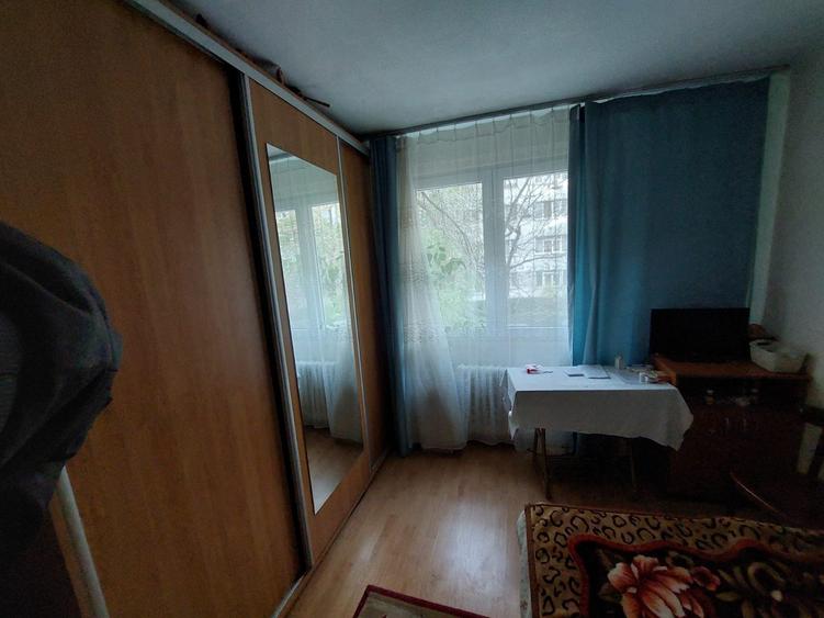 Apartament cu 3 camere, decomandat - 3