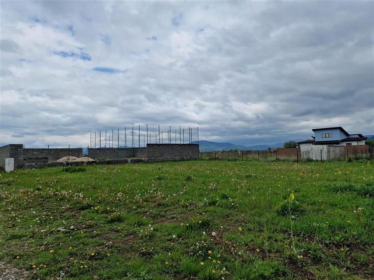 700 mp intravilan, recomandat investitie/ constructie, Sacele -  Izvor, Brasov. - 3