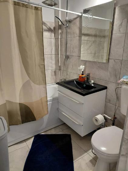 Apartament cu 2 camere semidecomandat în Independenței