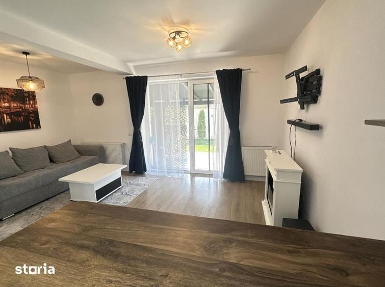 Casă cu 8 camere cu Teren 1000 Mp în Central
