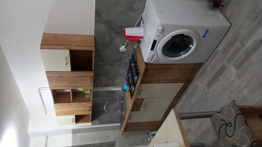 Apartament decomandat la parter cu trei camere. - 4