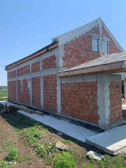 Casa la rosu de vanzare in Aroneanu, Iasi cu 750mp teren. - 3