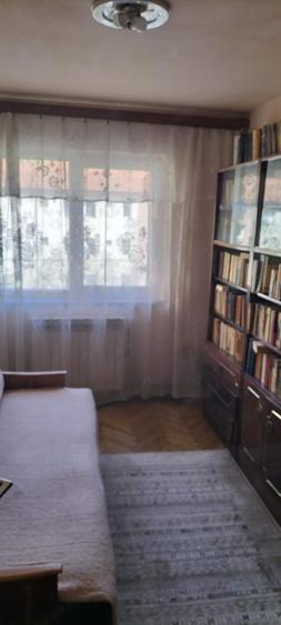 vind apartament 3 camere zona Centrala, etaj 2 - 1