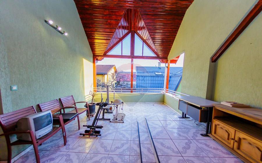 DE VANZARE DOUA CASE in zona de PARC ideale pentru doua f... - 18