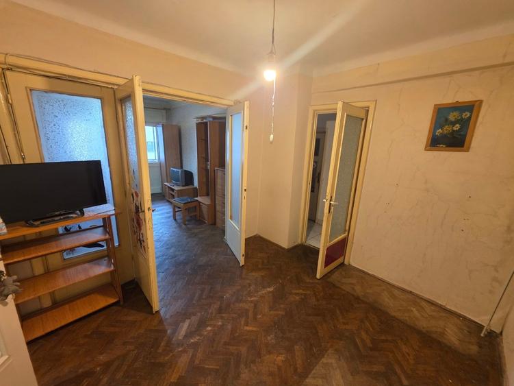 Corneliu Coposu, 10 minute metrou Unirii, chiar la biserica Sfantul Mina - 12