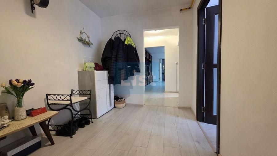 Apartament 4 camere, et. 2 - Bulevard - 6