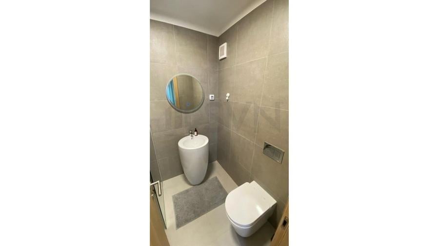 Apartament cu 3 camere semidecomandat, mobilat în P-ta Presei Libere