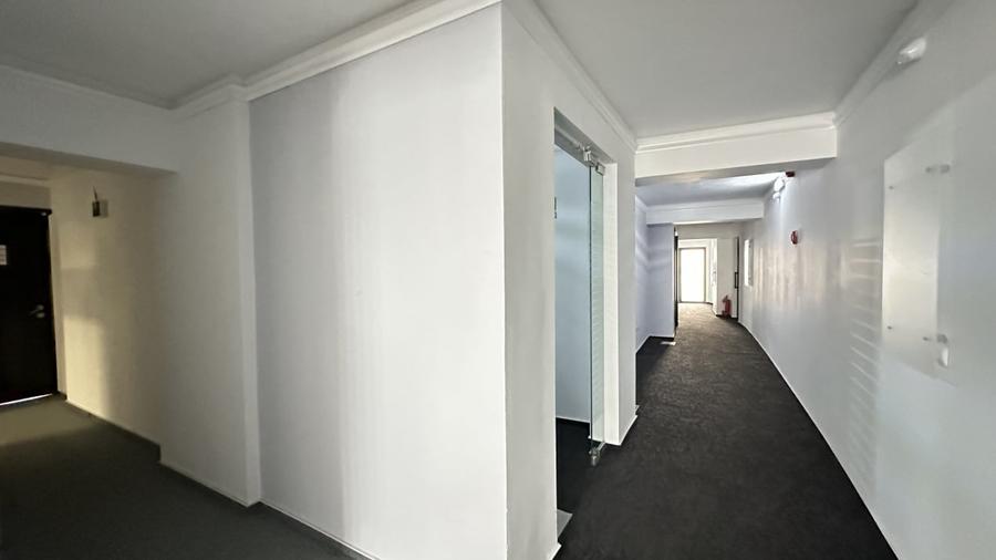 Spațiu de birou, 90 mp, 2 balcoane, la 2 minute de metrou, Victoriei - 10