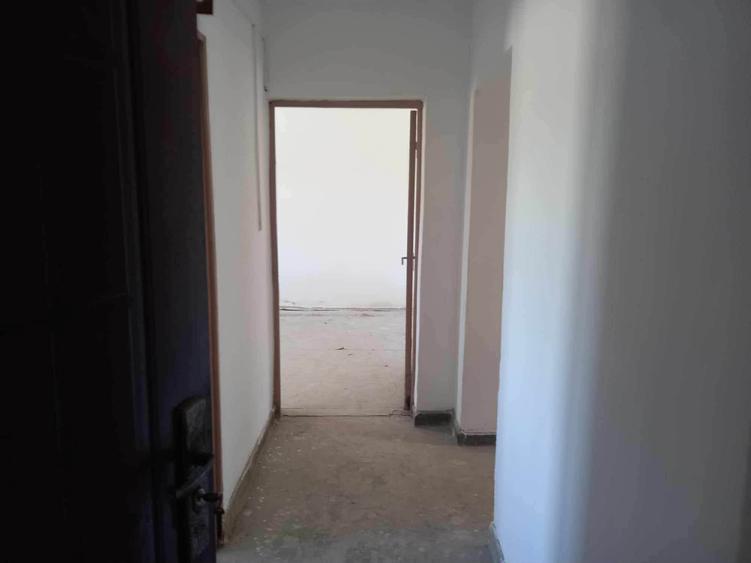 Vand apartament 3 dormitoare 2 bai 1 bucatarie - 3