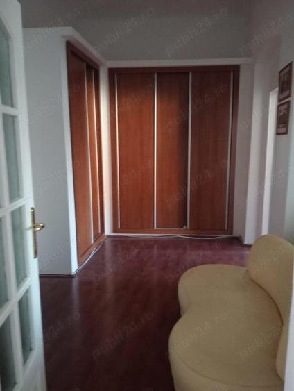 Casa 9 camere de inchiriat Destinatii multiple , Disponibila imediat - 10