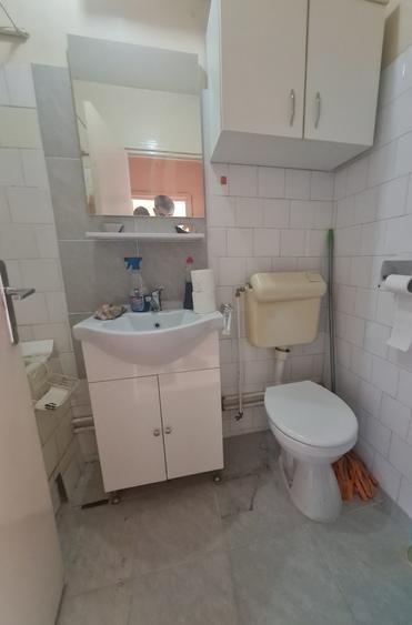 SC VIMAK IMOBILIARE vinde garsonieră decomandată, situată într-un bloc de aparta - 4