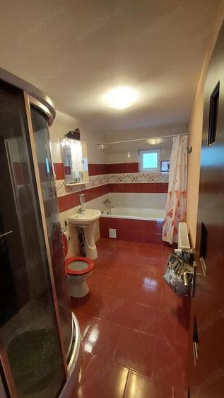 Vand Casa cu etaj,casa este dotata cu panouri fotovoltaice monocristaline . - 4