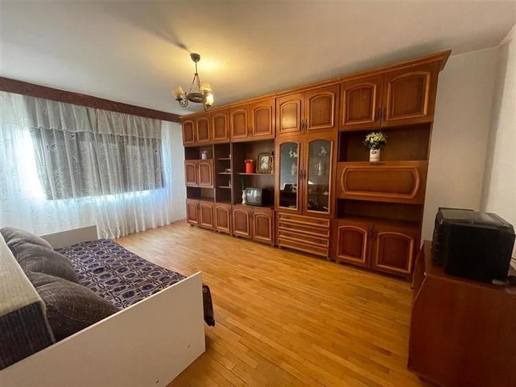 Apartament cu 3 camere de vanzare zona E3 Tulcea - 2
