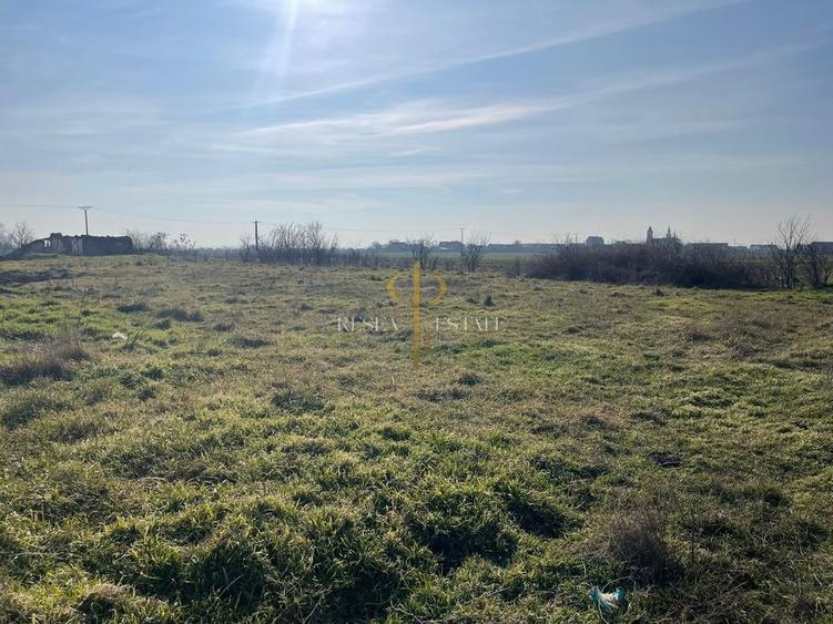 Teren intravilan de vanzare 2.518 mp - 2