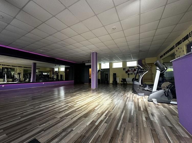 Inchiriez / vand spatiu comercial Ultimul Leu - 1