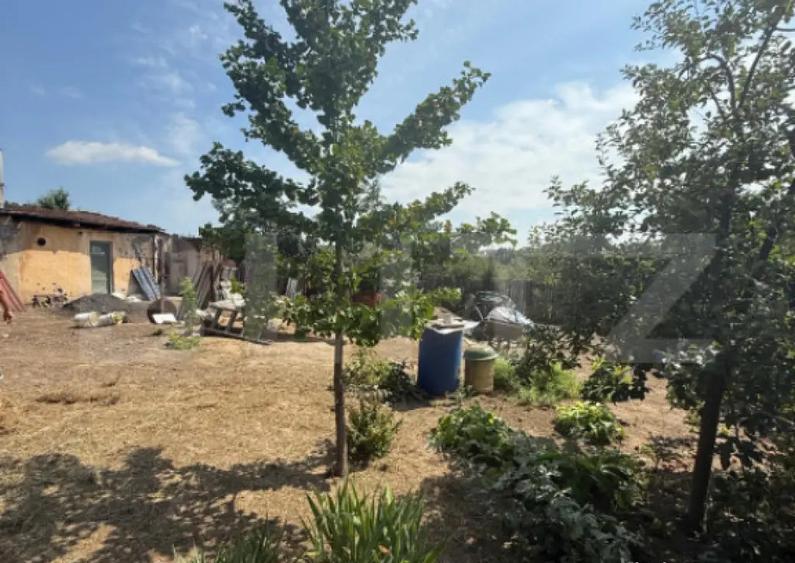 Casa 60 mp + Teren 2150 mp, zona Burdujeni - 1