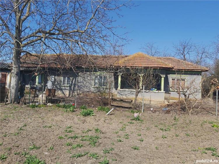 Vand casa ?i curte - 7