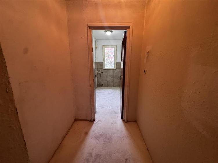 Apartament 3 camere de vanzare  Tei, Sector 2, Bucuresti,49 mp utili + balcon, - 12