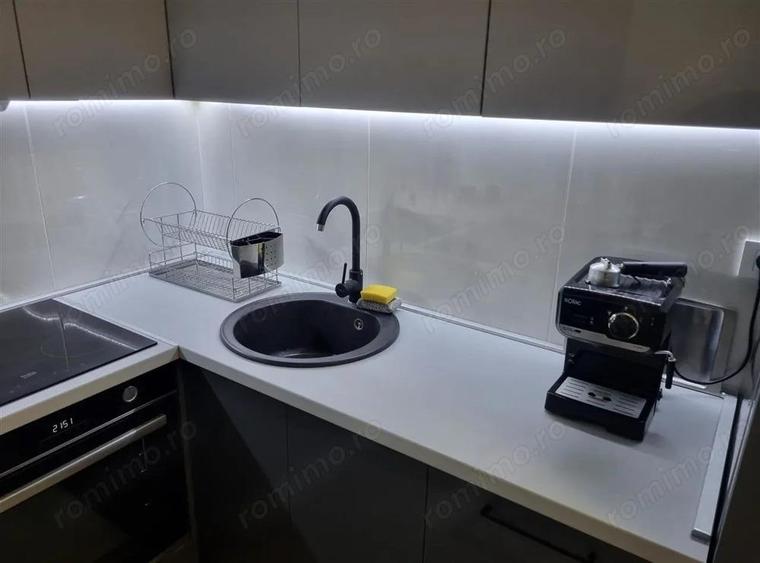 Vanzare apartament de doua camere zona Titan - 1